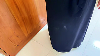 Beautiful Arab Girl Clean My Room When I Rent Her Airbnb Home, Now I See Her Huge Ass & Masturbat