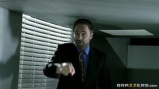 Brazzers - Danny D Guesses Bombshell Monique Alexander's Bra Size Before Moving to His Office