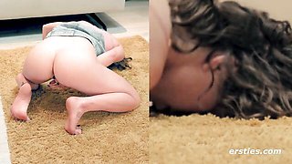 Brunette amateur fingers herself on all fours