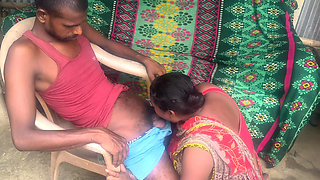 Hot housewife ko chairper baitha kar chudai ki