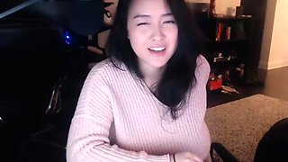 Amateur Webcam Cute Teen Plays Solo