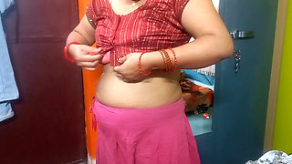Indian bhabhi having wearing a beautiful saree.