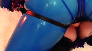 Pussy Strap-on Fuck and Vagina Lips Lick Sex Fun - Free Video Porn Clip Lesbian MILFs