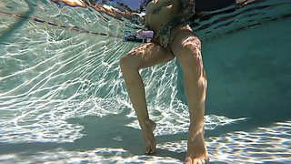 Deepend Underwater Masturbation Orgasm