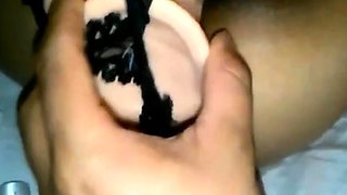 Maman arabe utilise un godemichet et adore le sexe
