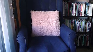 Amateur brunette double toying on webcam