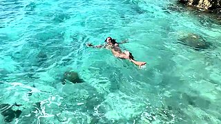 Monika Fox Stopped A Tour Bus To Swim Naked In The Caribbean