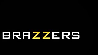 Alice Gone Wild Miss Alice Wild / Brazzers