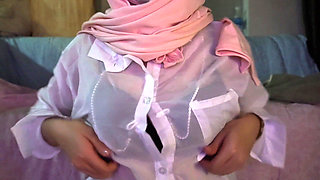 A Cute Petite Hijabi Doing Porn