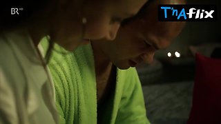 Isabella Surel Milk cans Vignette in Paradies 505. Ein Niederbayernkrimi