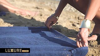 Stunning Shalina Devine and Veronica Leal's pussy licking xxx