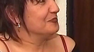 Mature Brunette MILF Enjoys Doctor Pussy Exam