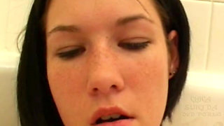 Cute Teen Allie Sin Masturbation in Bathtub