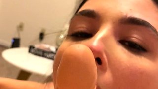Webcam big booty brunette fucking machine toy hard