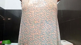 Sri Lankan Actress Anne in bathroom play with her pussy and big natural boobs in night