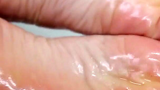 Hot MILF Foot Fetish Footjob: Pizza Delivery Guy Cums on My Soles After Fucking My Feet