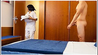 Dick Flash! I Surprise The Cleaning Girl From The Hotel Room Service And She Gives Me A Blowjob