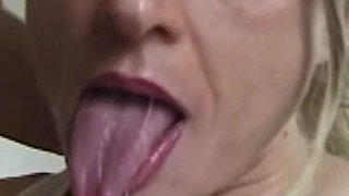A Muscular Girl Gives Me a Blowjob