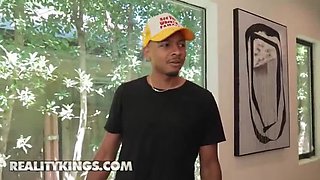 Reality Kings Threesome: Liz Jordan & Gal Ritchie Scissor, Ride BBC & Get Facial