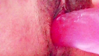 I love to play my creamy pusy alone