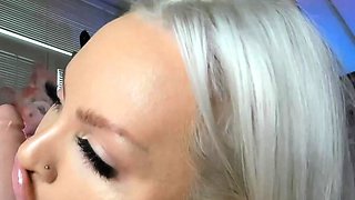 Perfect blonde babe in solo masturbation