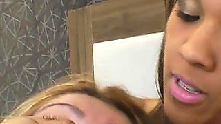 Lesbian Hand Over Mouth Top Girls - Fight for Air Bitch!