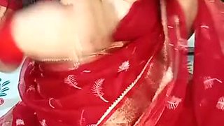 Beautiful Bhabhi Teases Dildo With Dirty Talk