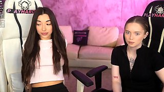 Pussy fingering brunette webcam babe